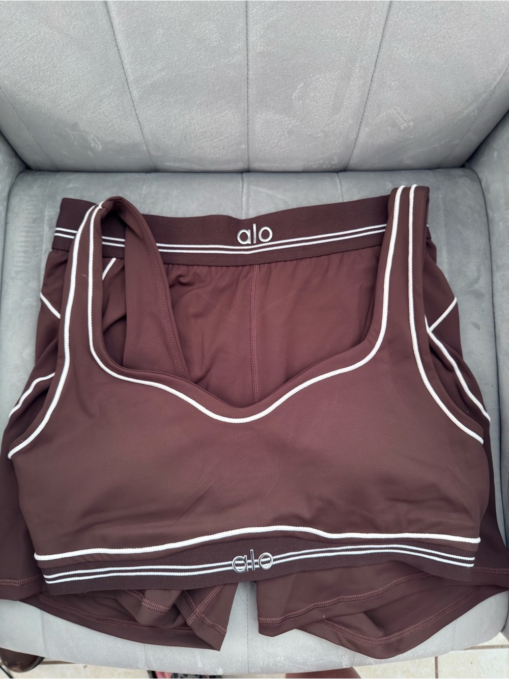 ALO Yoga Brown Contrast-Trim Sports Bra & Shorts Set